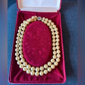 Camrose and Kross Jacqueline Kennedy double strand faux pearl necklace